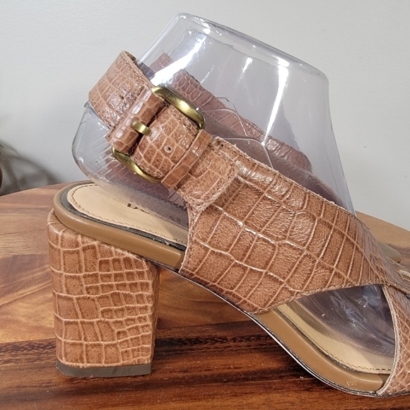 Donald Pliner Pasha Slingback Sandal Heels Croc Embossed Leather Size 7 - Picture 5 of 17